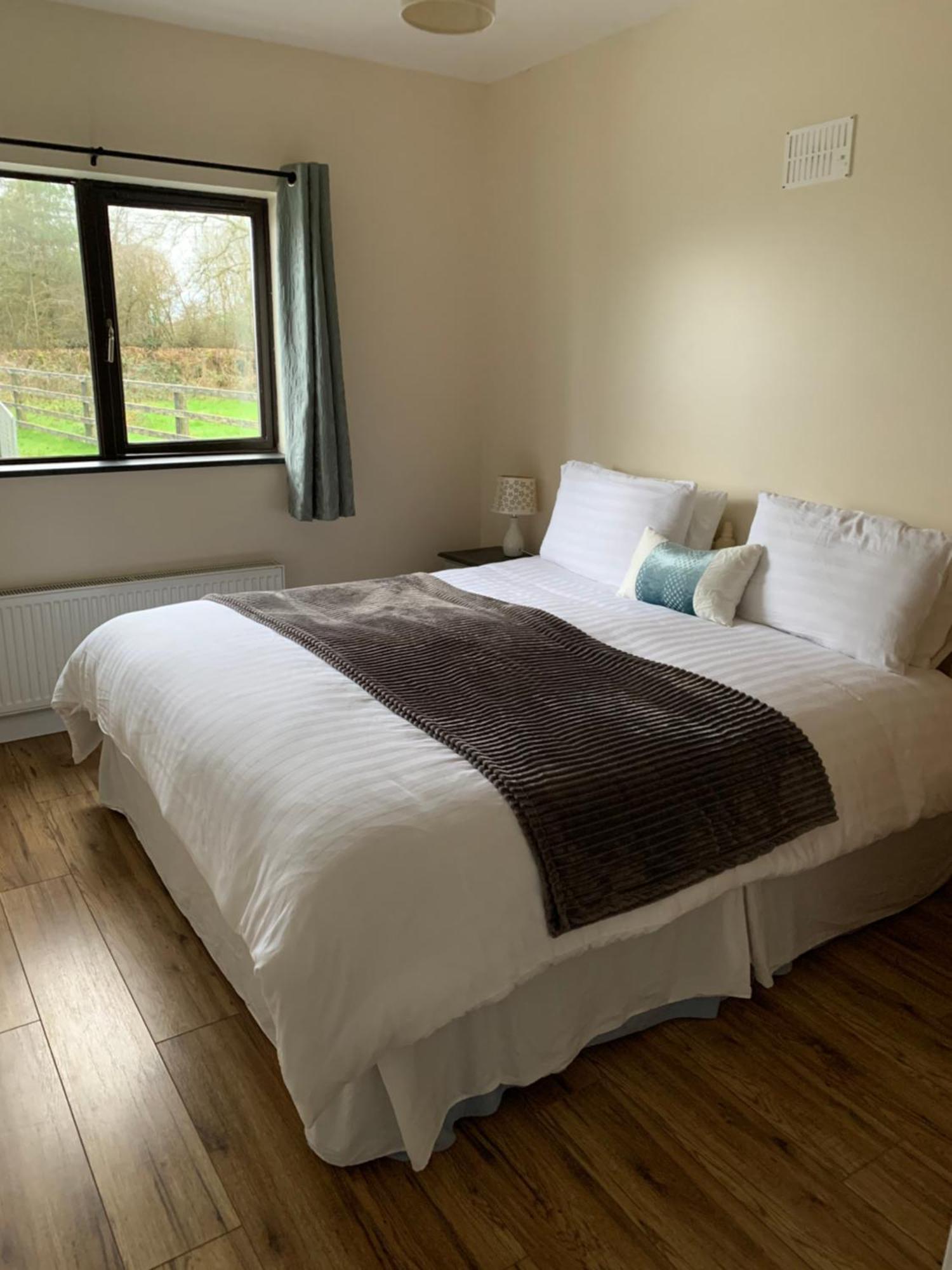 Kits Lodge Crover Cavan Exteriör bild